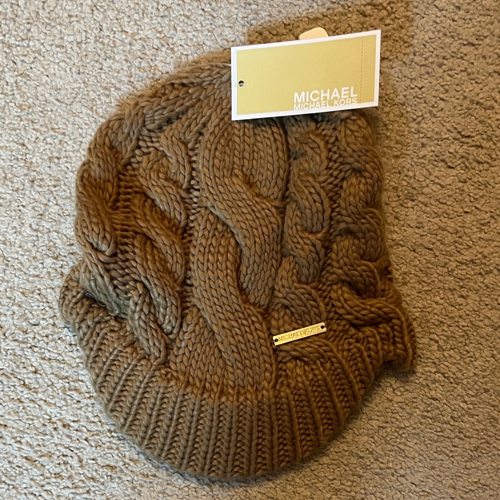 Michael Kors Tan Cable Knit Beanie BRAND NEW NEVER WORN Great Gift 🎁